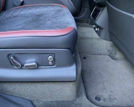 Бентли Бентайга 2019 в Одессе на Automoto.ua Красный Бентли Бентайга, объемом двигателя 6 л и пробегом 10 тыс. км за 329609 $, фото 21 на Automoto.ua