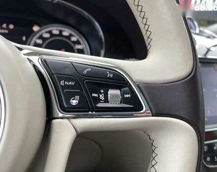 Бентли Бентайга, объемом двигателя 4 л и пробегом 65 тыс. км за 155000 $, фото 24 на Automoto.ua