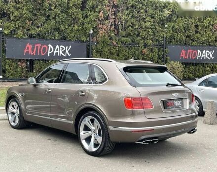 Бентли Бентайга, объемом двигателя 4 л и пробегом 65 тыс. км за 155000 $, фото 10 на Automoto.ua