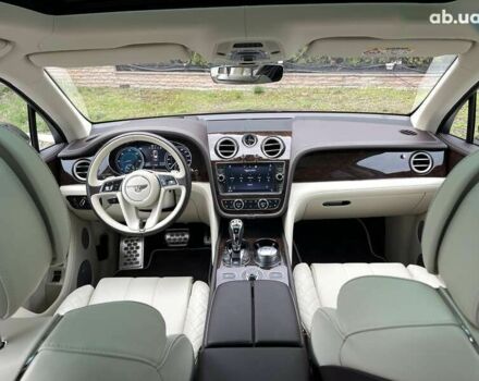 Бентли Бентайга, объемом двигателя 4 л и пробегом 65 тыс. км за 155000 $, фото 19 на Automoto.ua