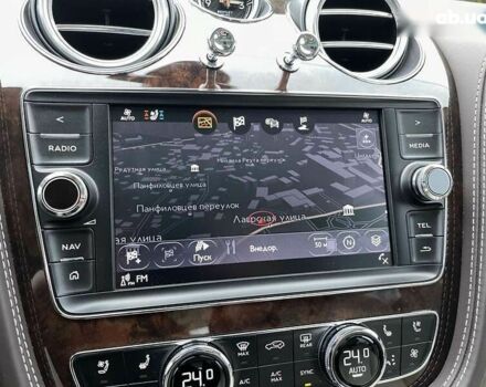 Бентли Бентайга, объемом двигателя 4 л и пробегом 65 тыс. км за 155000 $, фото 26 на Automoto.ua