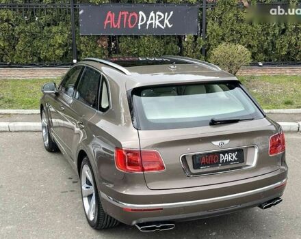 Бентли Бентайга, объемом двигателя 4 л и пробегом 65 тыс. км за 155000 $, фото 9 на Automoto.ua