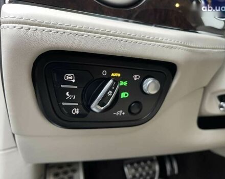 Бентли Бентайга, объемом двигателя 4 л и пробегом 65 тыс. км за 155000 $, фото 27 на Automoto.ua