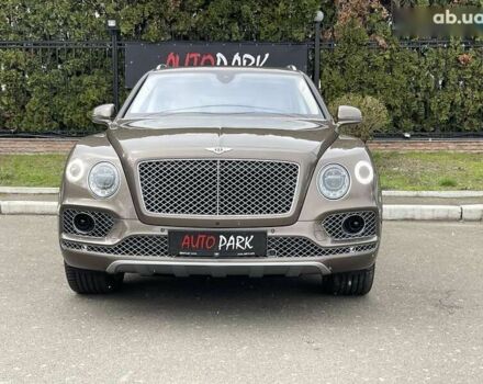Бентли Бентайга, объемом двигателя 4 л и пробегом 65 тыс. км за 155000 $, фото 7 на Automoto.ua
