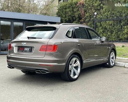 Бентли Бентайга, объемом двигателя 4 л и пробегом 65 тыс. км за 155000 $, фото 13 на Automoto.ua