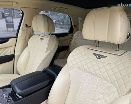 Бентлі Бентайга, об'ємом двигуна 6 л та пробігом 44 тис. км за 119999 $, фото 12 на Automoto.ua