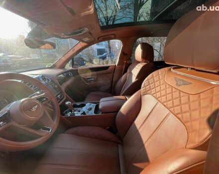 Бентли Бентайга, объемом двигателя 4 л и пробегом 2 тыс. км за 211883 $, фото 19 на Automoto.ua