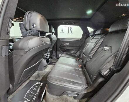 Бентли Бентайга, объемом двигателя 0 л и пробегом 44 тыс. км за 171999 $, фото 11 на Automoto.ua