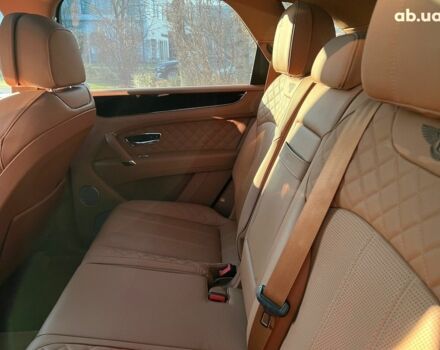 Бентли Бентайга, объемом двигателя 4 л и пробегом 2 тыс. км за 211883 $, фото 21 на Automoto.ua