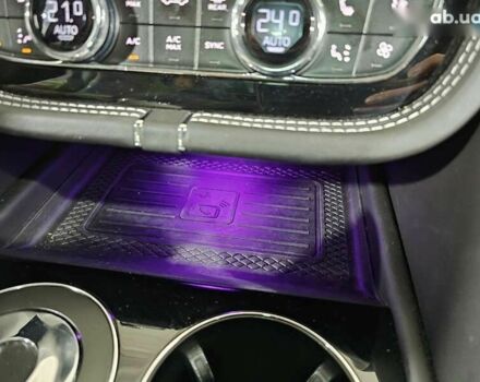 Бентли Бентайга, объемом двигателя 0 л и пробегом 44 тыс. км за 171999 $, фото 27 на Automoto.ua