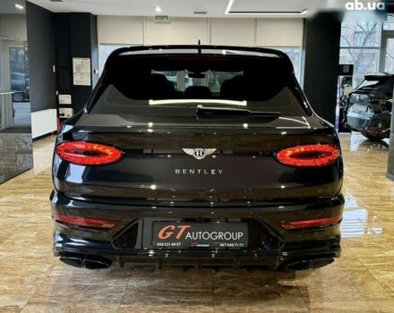 Бентли Бентайга, объемом двигателя 4 л и пробегом 6 тыс. км за 250000 $, фото 16 на Automoto.ua