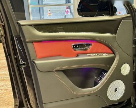 Бентли Бентайга, объемом двигателя 4 л и пробегом 6 тыс. км за 250000 $, фото 25 на Automoto.ua