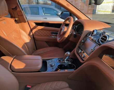 Бентли Бентайга, объемом двигателя 4 л и пробегом 2 тыс. км за 211883 $, фото 13 на Automoto.ua