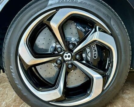 Бентли Бентайга, объемом двигателя 4 л и пробегом 6 тыс. км за 250000 $, фото 8 на Automoto.ua