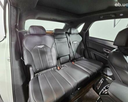 Бентли Бентайга, объемом двигателя 0 л и пробегом 44 тыс. км за 171999 $, фото 6 на Automoto.ua