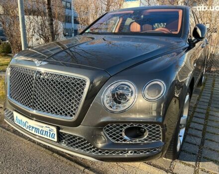 Бентли Бентайга, объемом двигателя 4 л и пробегом 2 тыс. км за 211883 $, фото 30 на Automoto.ua