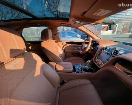 Бентли Бентайга, объемом двигателя 4 л и пробегом 2 тыс. км за 211883 $, фото 10 на Automoto.ua