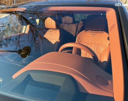 Бентли Бентайга, объемом двигателя 4 л и пробегом 2 тыс. км за 211883 $, фото 3 на Automoto.ua