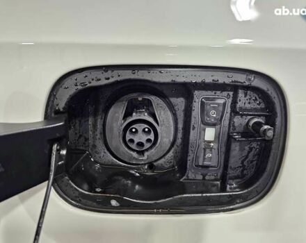 Бентли Бентайга, объемом двигателя 0 л и пробегом 44 тыс. км за 171999 $, фото 10 на Automoto.ua