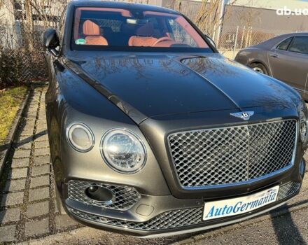 Бентли Бентайга, объемом двигателя 4 л и пробегом 2 тыс. км за 211883 $, фото 24 на Automoto.ua