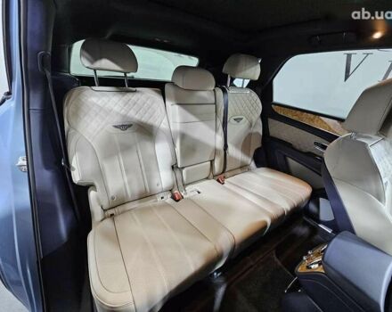 Бентли Бентайга, объемом двигателя 4 л и пробегом 8 тыс. км за 209999 $, фото 6 на Automoto.ua