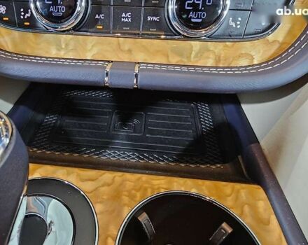 Бентли Бентайга, объемом двигателя 4 л и пробегом 8 тыс. км за 209999 $, фото 26 на Automoto.ua