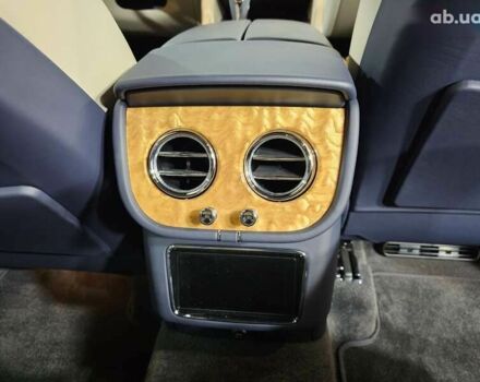 Бентли Бентайга, объемом двигателя 4 л и пробегом 8 тыс. км за 209999 $, фото 15 на Automoto.ua