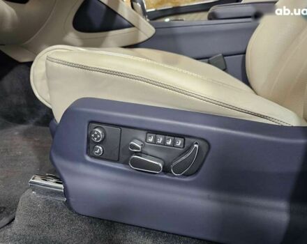 Бентли Бентайга, объемом двигателя 4 л и пробегом 8 тыс. км за 209999 $, фото 23 на Automoto.ua