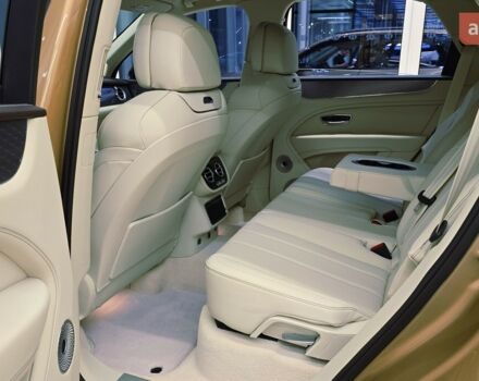 Бентли Бентайга, объемом двигателя 3 л и пробегом 0 тыс. км за 379661 $, фото 13 на Automoto.ua