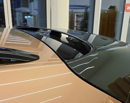 Бентли Бентайга, объемом двигателя 3 л и пробегом 0 тыс. км за 379661 $, фото 5 на Automoto.ua