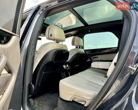 Сірий Бентлі Бентайга, об'ємом двигуна 5.95 л та пробігом 62 тис. км за 135000 $, фото 28 на Automoto.ua