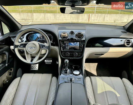 Сірий Бентлі Бентайга, об'ємом двигуна 5.95 л та пробігом 62 тис. км за 135000 $, фото 17 на Automoto.ua