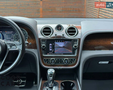 Серый Бентли Бентайга, объемом двигателя 5.95 л и пробегом 68 тыс. км за 105000 $, фото 21 на Automoto.ua