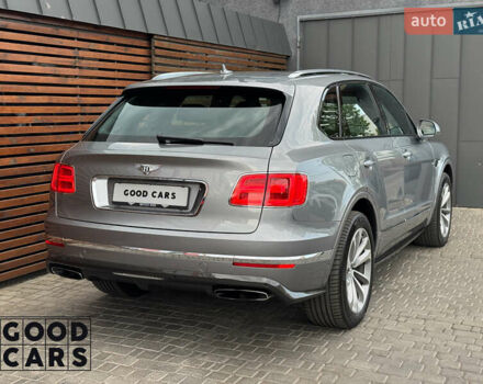 Серый Бентли Бентайга, объемом двигателя 5.95 л и пробегом 68 тыс. км за 105000 $, фото 4 на Automoto.ua