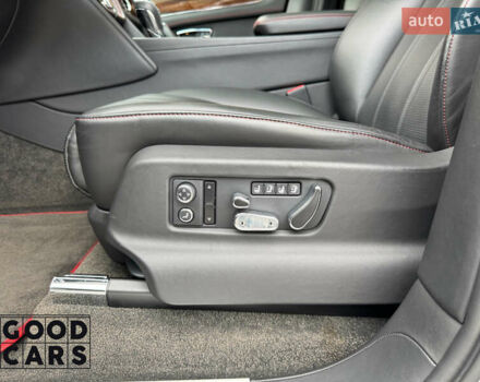 Серый Бентли Бентайга, объемом двигателя 5.95 л и пробегом 68 тыс. км за 105000 $, фото 16 на Automoto.ua