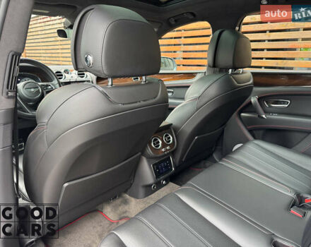 Серый Бентли Бентайга, объемом двигателя 5.95 л и пробегом 68 тыс. км за 105000 $, фото 27 на Automoto.ua