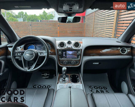 Серый Бентли Бентайга, объемом двигателя 5.95 л и пробегом 68 тыс. км за 105000 $, фото 20 на Automoto.ua