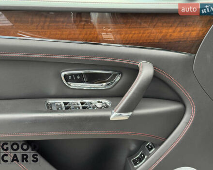 Серый Бентли Бентайга, объемом двигателя 5.95 л и пробегом 68 тыс. км за 105000 $, фото 12 на Automoto.ua