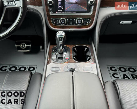 Серый Бентли Бентайга, объемом двигателя 5.95 л и пробегом 68 тыс. км за 105000 $, фото 22 на Automoto.ua