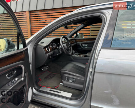 Серый Бентли Бентайга, объемом двигателя 5.95 л и пробегом 68 тыс. км за 105000 $, фото 13 на Automoto.ua