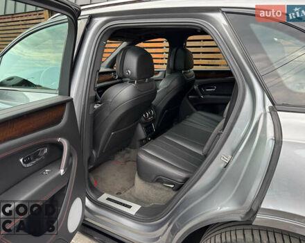 Серый Бентли Бентайга, объемом двигателя 5.95 л и пробегом 68 тыс. км за 105000 $, фото 26 на Automoto.ua