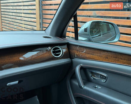 Серый Бентли Бентайга, объемом двигателя 5.95 л и пробегом 68 тыс. км за 105000 $, фото 24 на Automoto.ua
