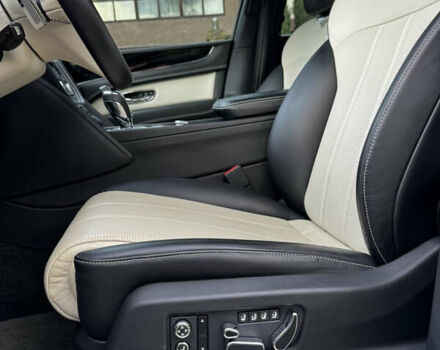 Серый Бентли Бентайга, объемом двигателя 4 л и пробегом 41 тыс. км за 133000 $, фото 4 на Automoto.ua