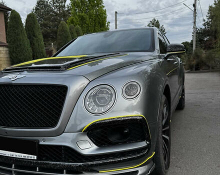 Серый Бентли Бентайга, объемом двигателя 4 л и пробегом 41 тыс. км за 133000 $, фото 17 на Automoto.ua