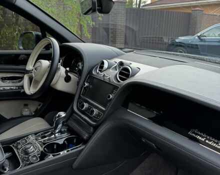 Серый Бентли Бентайга, объемом двигателя 4 л и пробегом 41 тыс. км за 133000 $, фото 7 на Automoto.ua