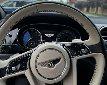 Серый Бентли Бентайга, объемом двигателя 4 л и пробегом 41 тыс. км за 133000 $, фото 3 на Automoto.ua