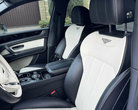 Серый Бентли Бентайга, объемом двигателя 4 л и пробегом 41 тыс. км за 133000 $, фото 5 на Automoto.ua