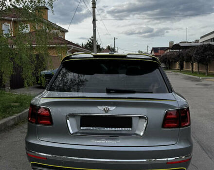 Серый Бентли Бентайга, объемом двигателя 4 л и пробегом 41 тыс. км за 133000 $, фото 13 на Automoto.ua