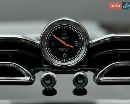 Сірий Бентлі Бентайга, об'ємом двигуна 4 л та пробігом 170 тис. км за 159900 $, фото 33 на Automoto.ua