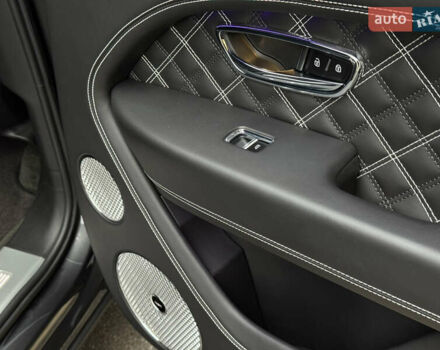 Сірий Бентлі Бентайга, об'ємом двигуна 4 л та пробігом 170 тис. км за 159900 $, фото 49 на Automoto.ua